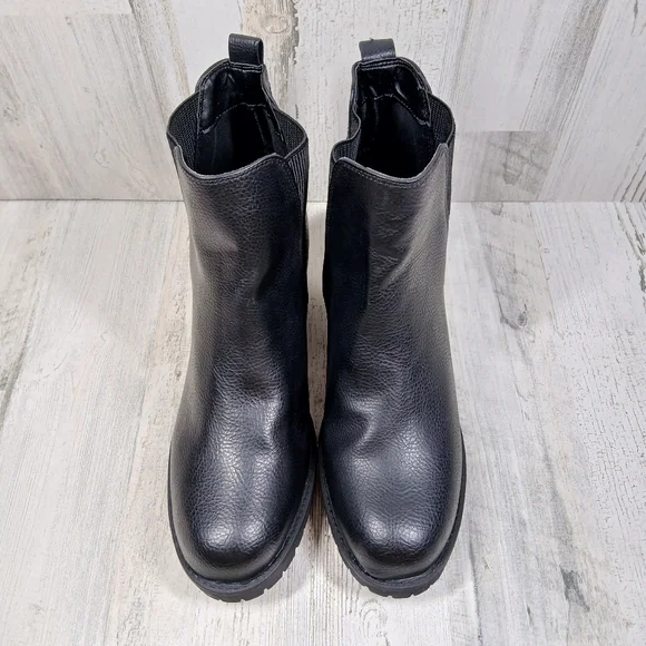 NEW MIA Jody Ribbed Round Toe Block Heel Chelsea Ankle Boots #542 - Picture 3 of 11